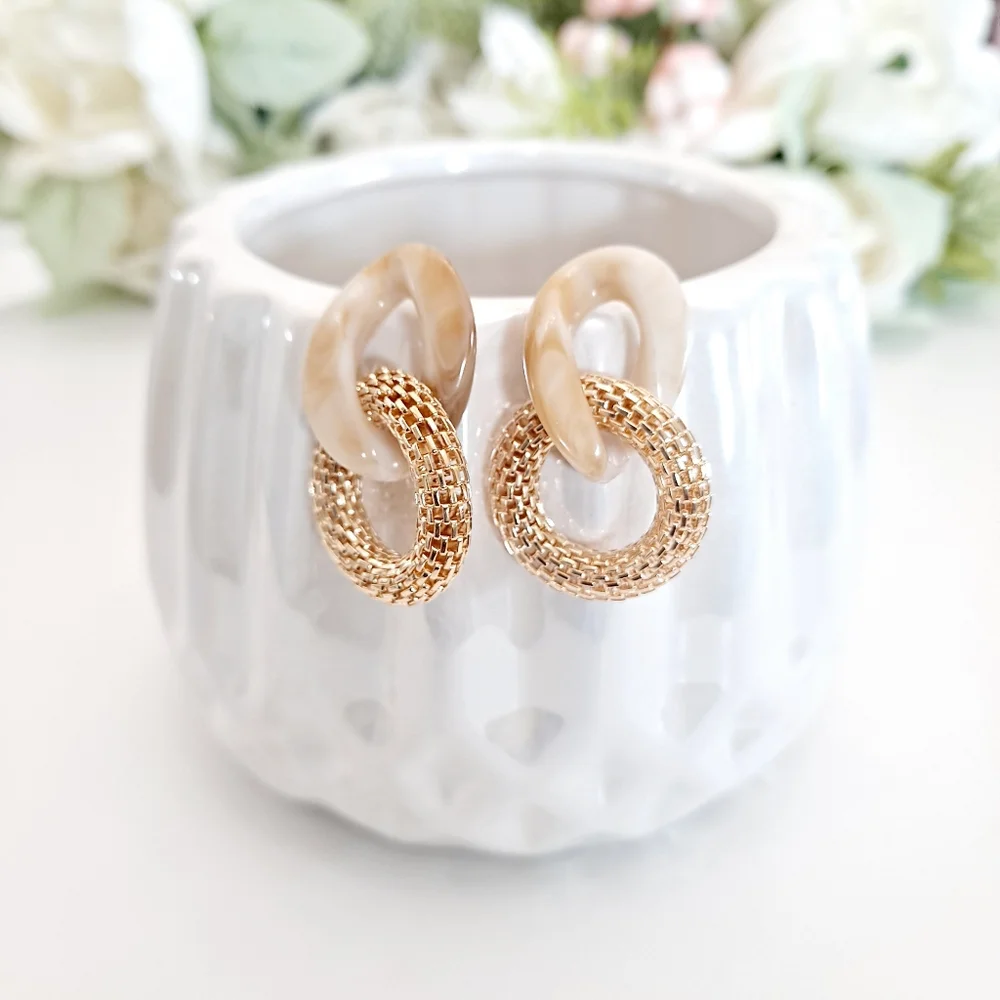 Women's Chunky drop resin gold mesh hoop earrings 2/$30 - Picture 1 of 7